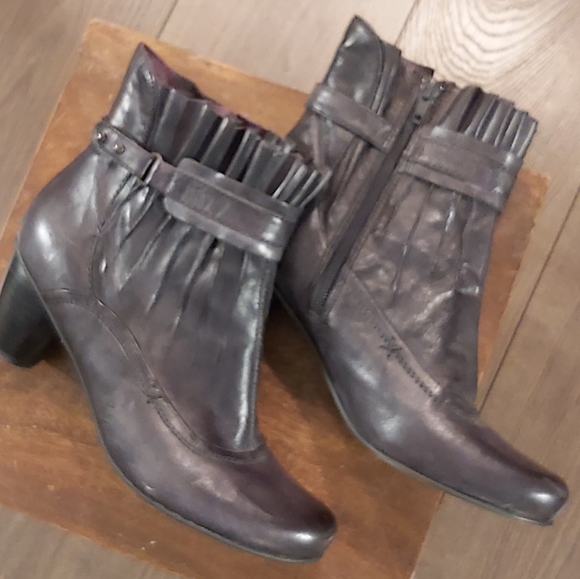 Everybody booties - Picture 2 of 7